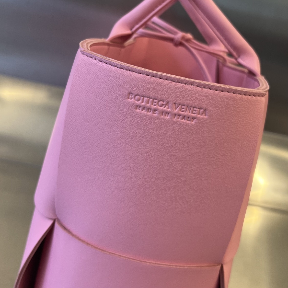 Medium Arco Intreccio Leather Tote Bag Pink